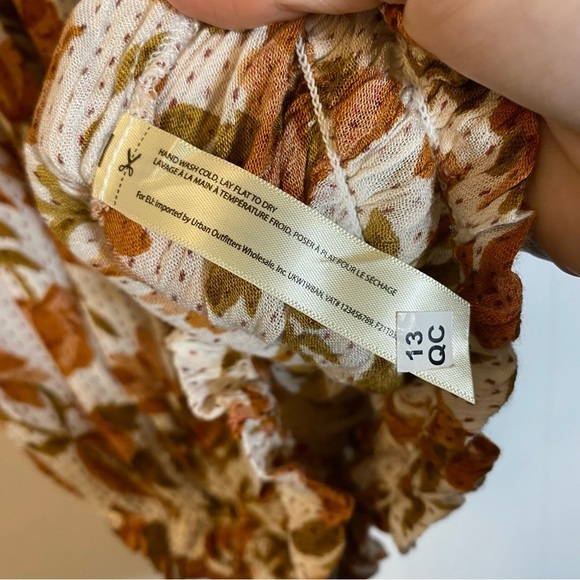 Free People One Suki Floral Off Shoulder Blouse Smocked Pleated Patterned Boho - Picture 6 of 9